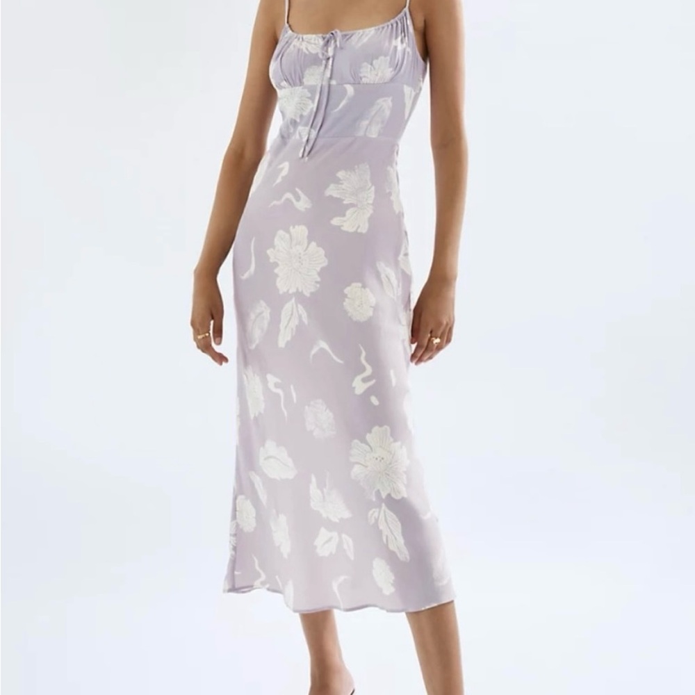 Aritzia Wilfred Bellow Midi Dress